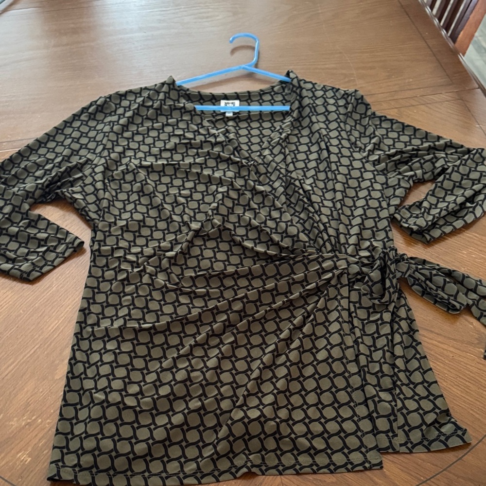 Anne Klein Olive Green and Black Geometric Wrap Top
